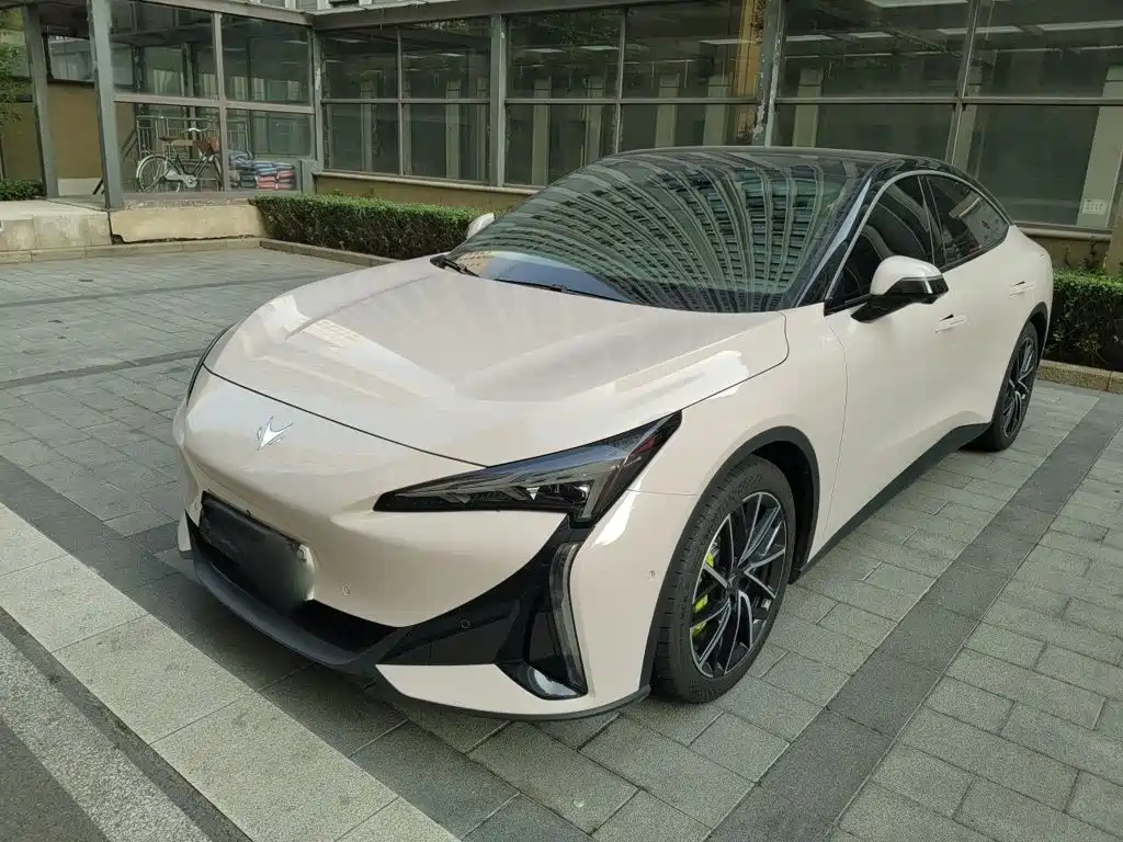 ARCFOX Alpha S5