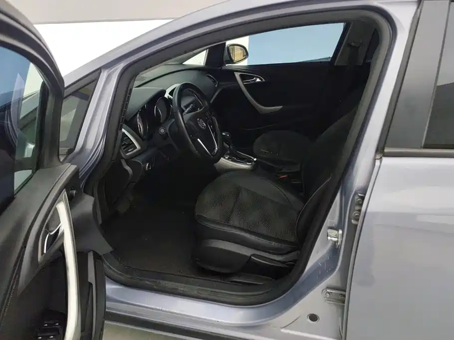 Buick Excelle — миниатюра 9
