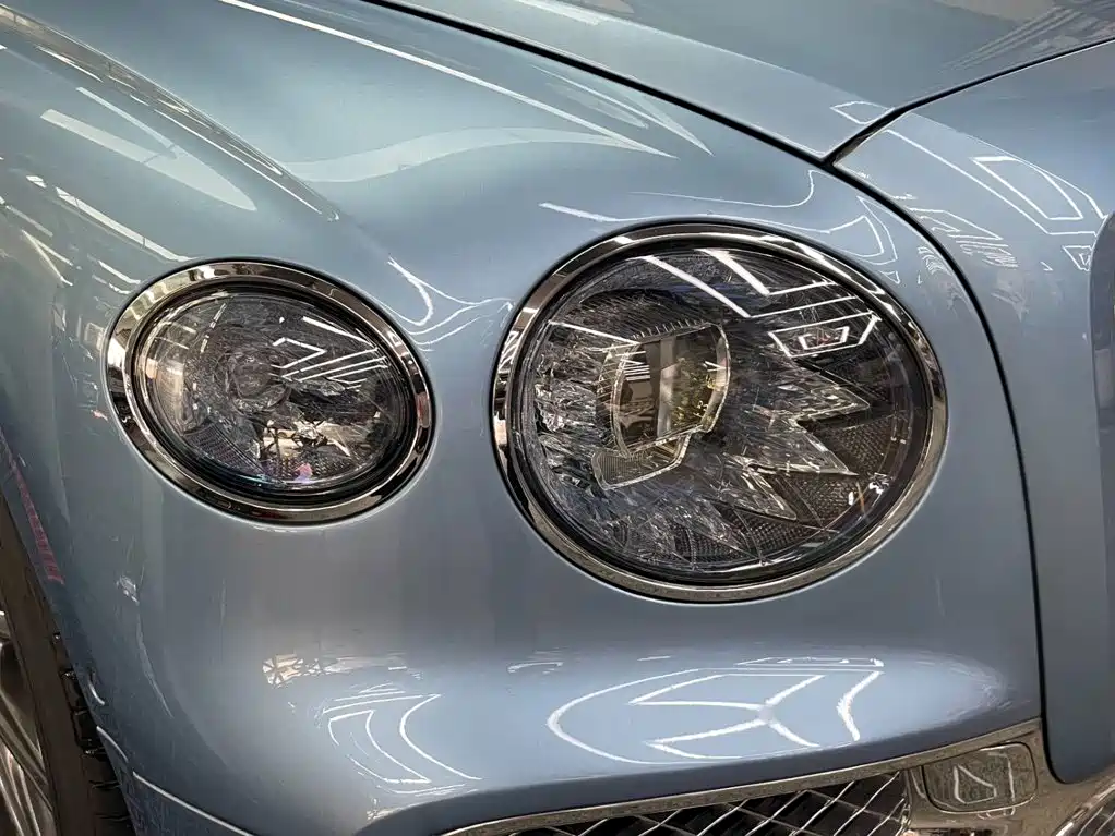 Bentley Flying Spur — миниатюра 10
