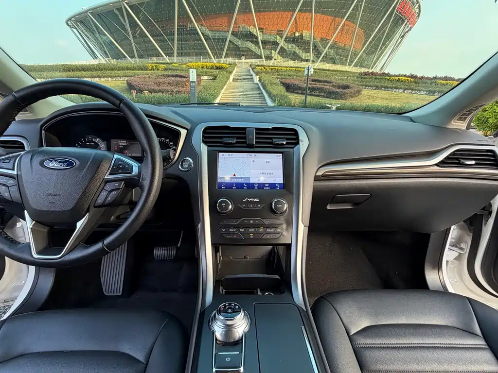 Ford Mondeo — миниатюра 8