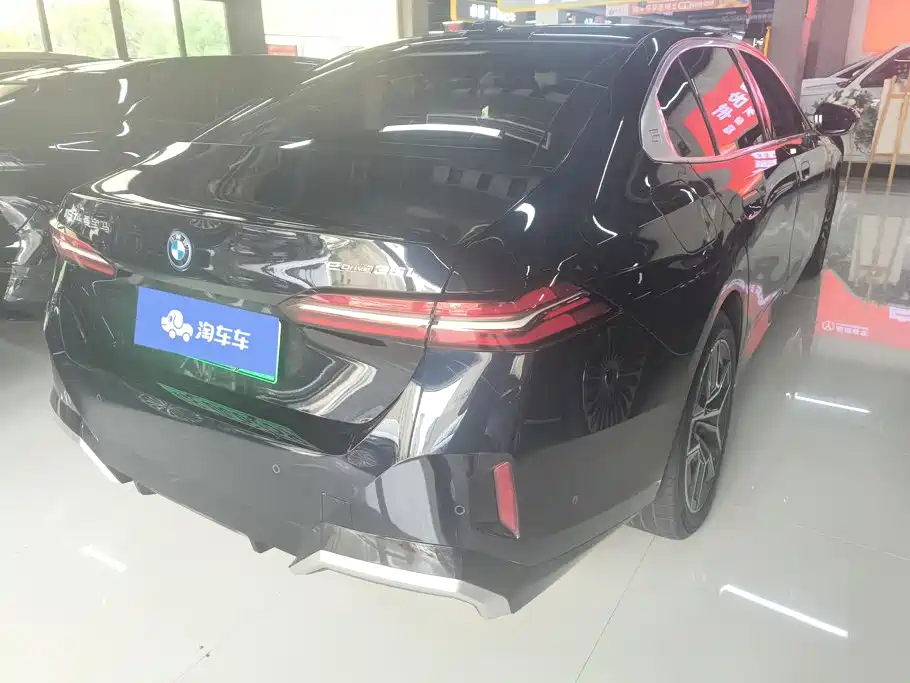 BMW i5 — миниатюра 3