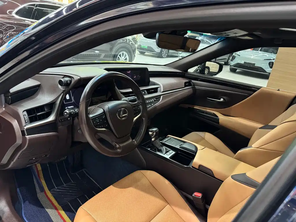 Lexus ES — миниатюра 7