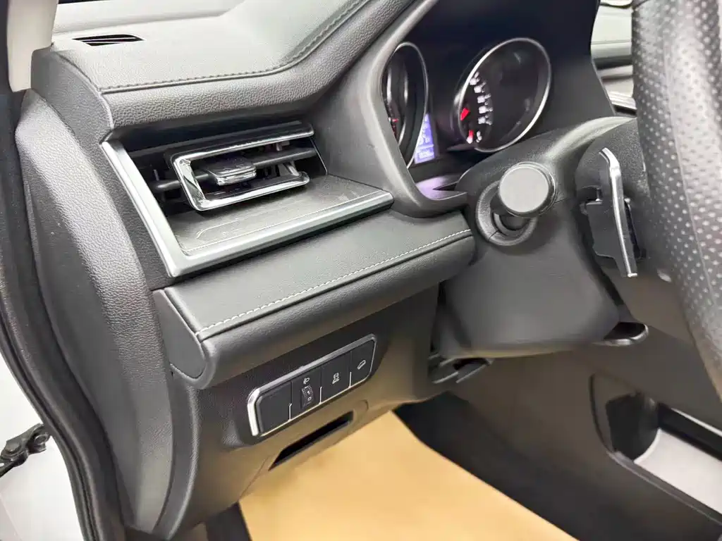 Haval M6 — миниатюра 10