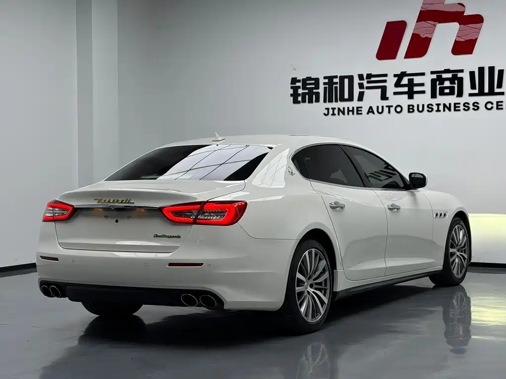 Maserati Quattroporte — миниатюра 22