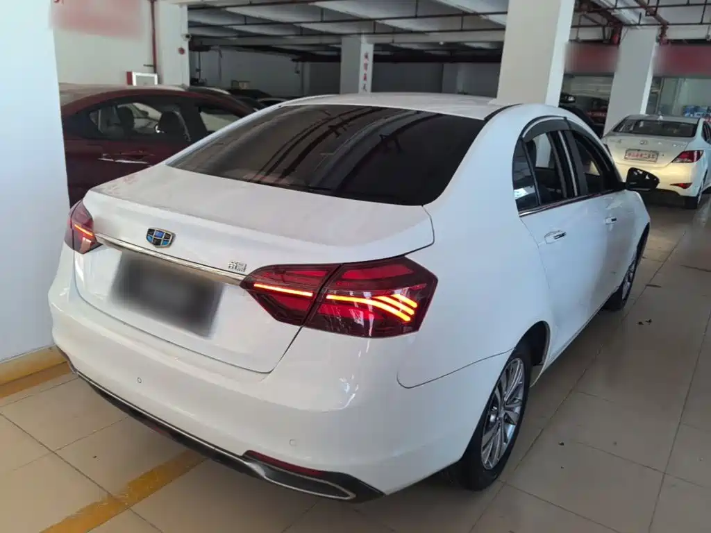 Geely Emgrand — миниатюра 7