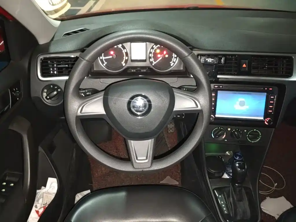 Skoda Rapid Spaceback — миниатюра 11