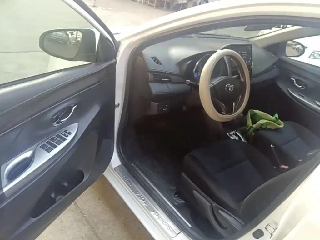 Toyota Yaris L — миниатюра 16
