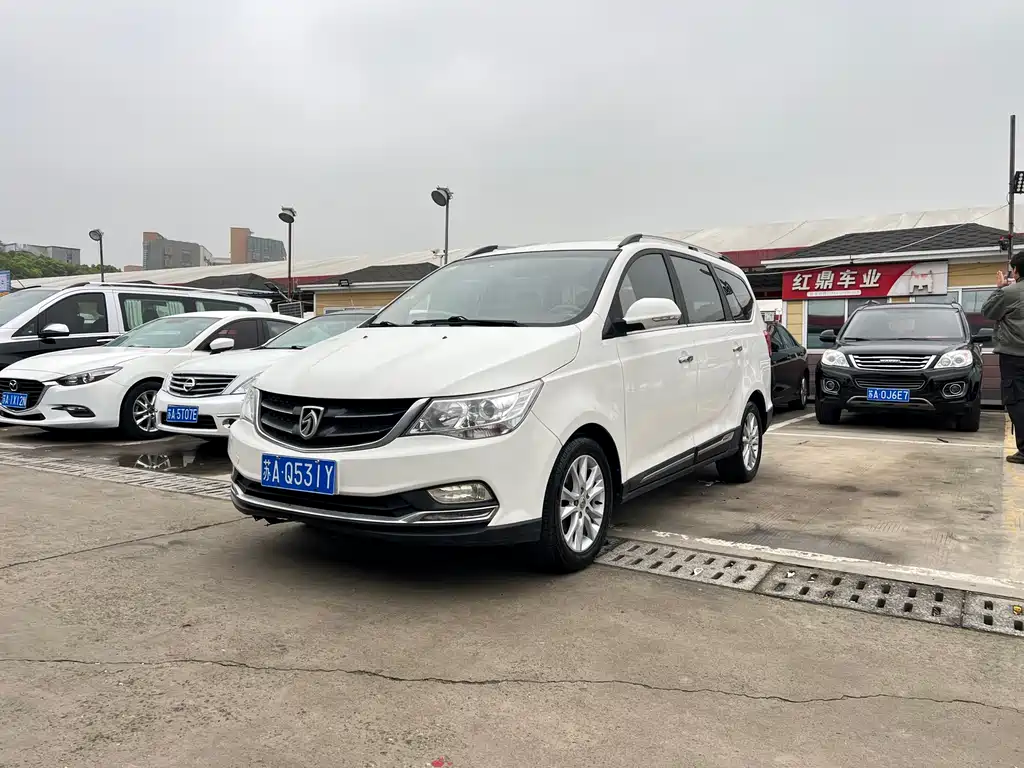 Baojun 730 2016 1.5L MT Luxury 7 мест