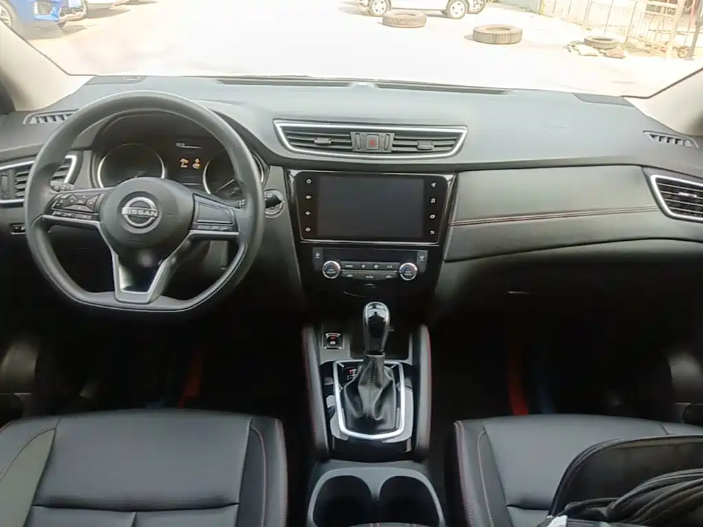 Nissan Qashqai — миниатюра 10