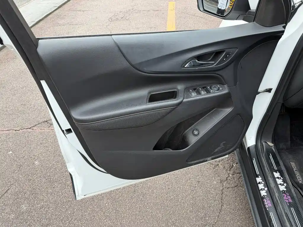 Chevrolet Equinox — миниатюра 6