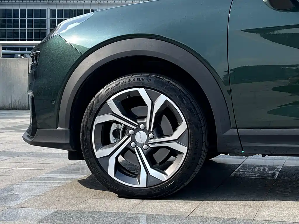 Lynk & Co 06 — миниатюра 8