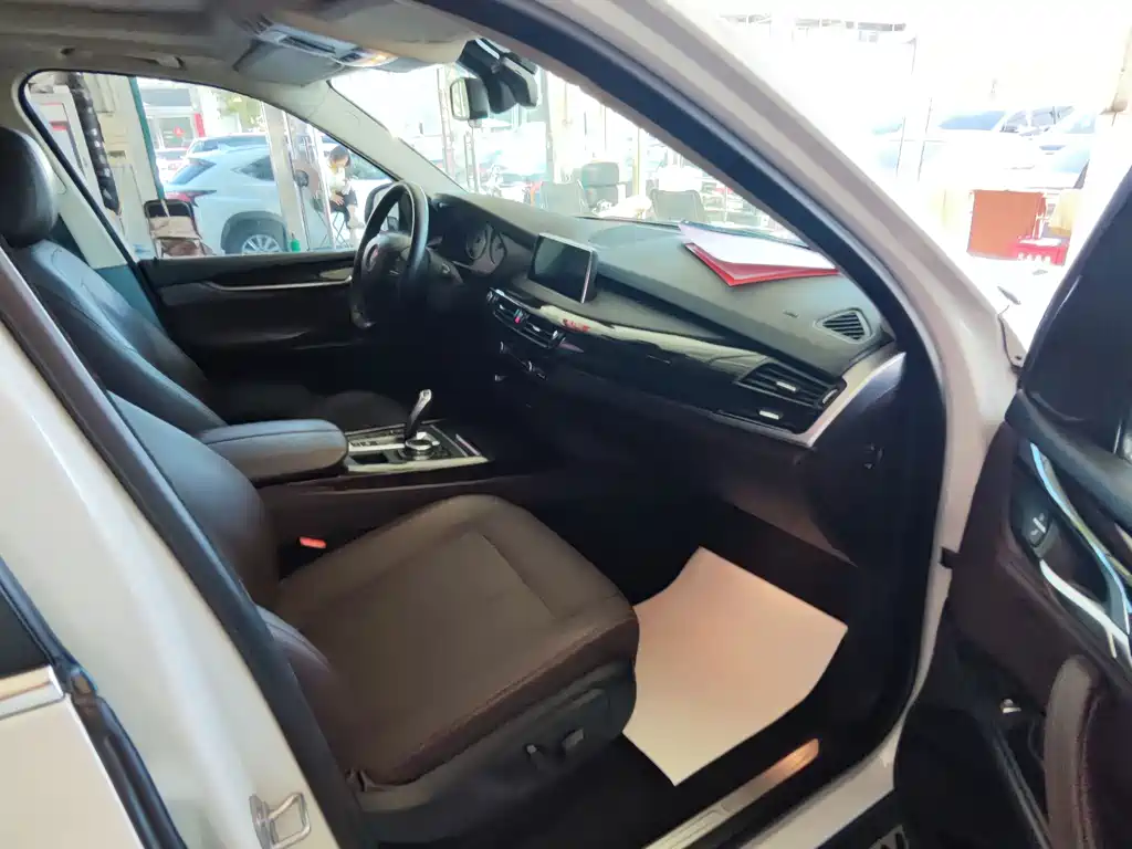 BMW X5 (Import) — миниатюра 13