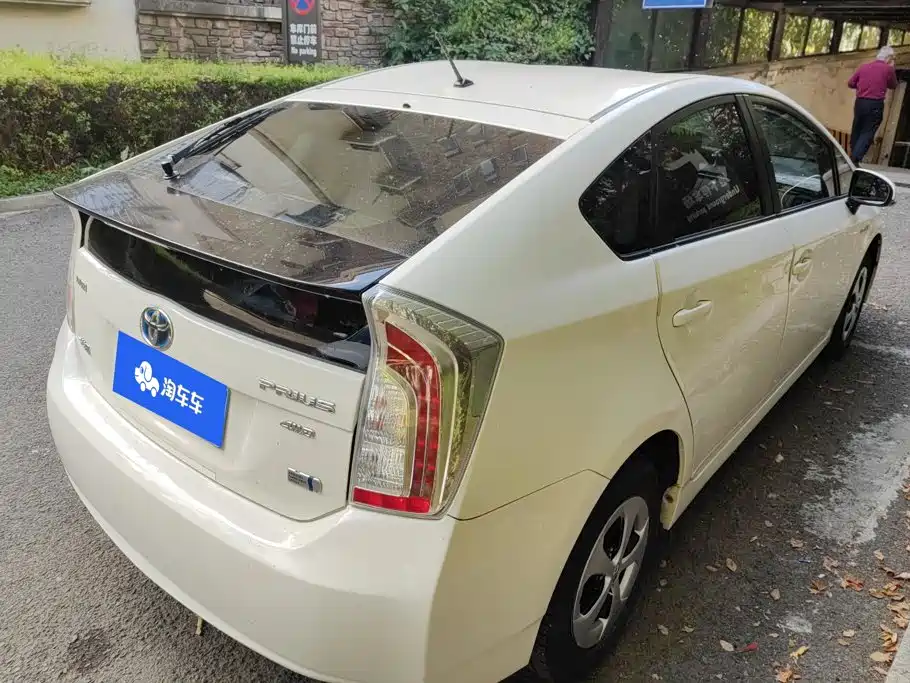 Toyota Prius — миниатюра 3