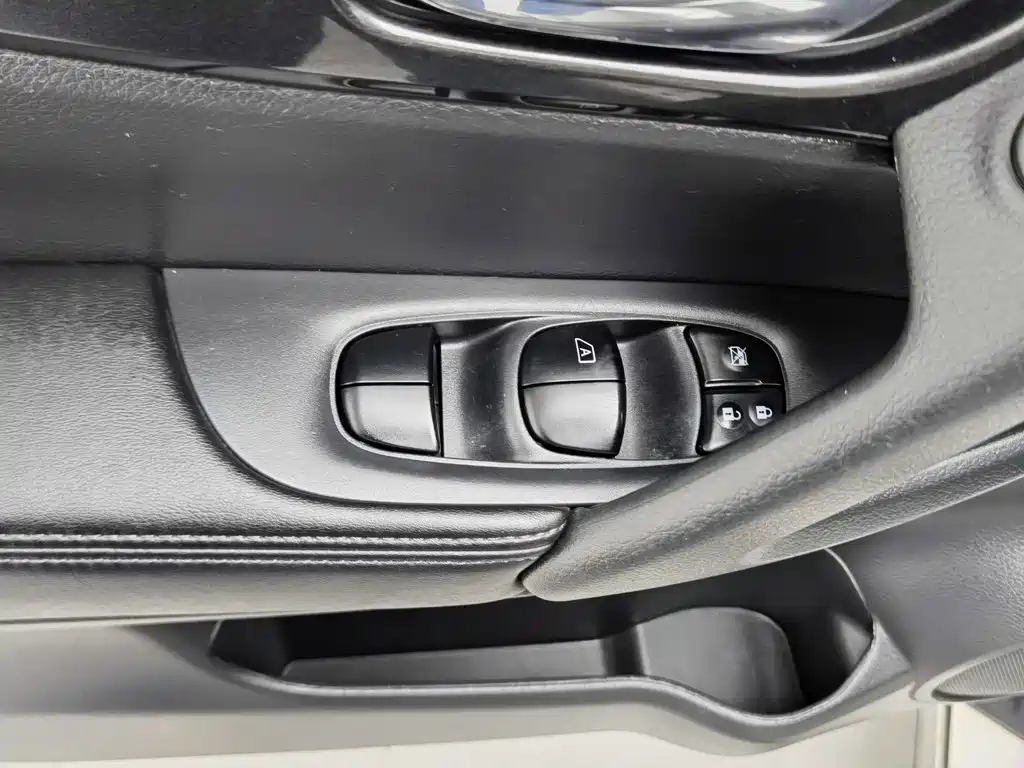 Nissan X-Trail — миниатюра 9