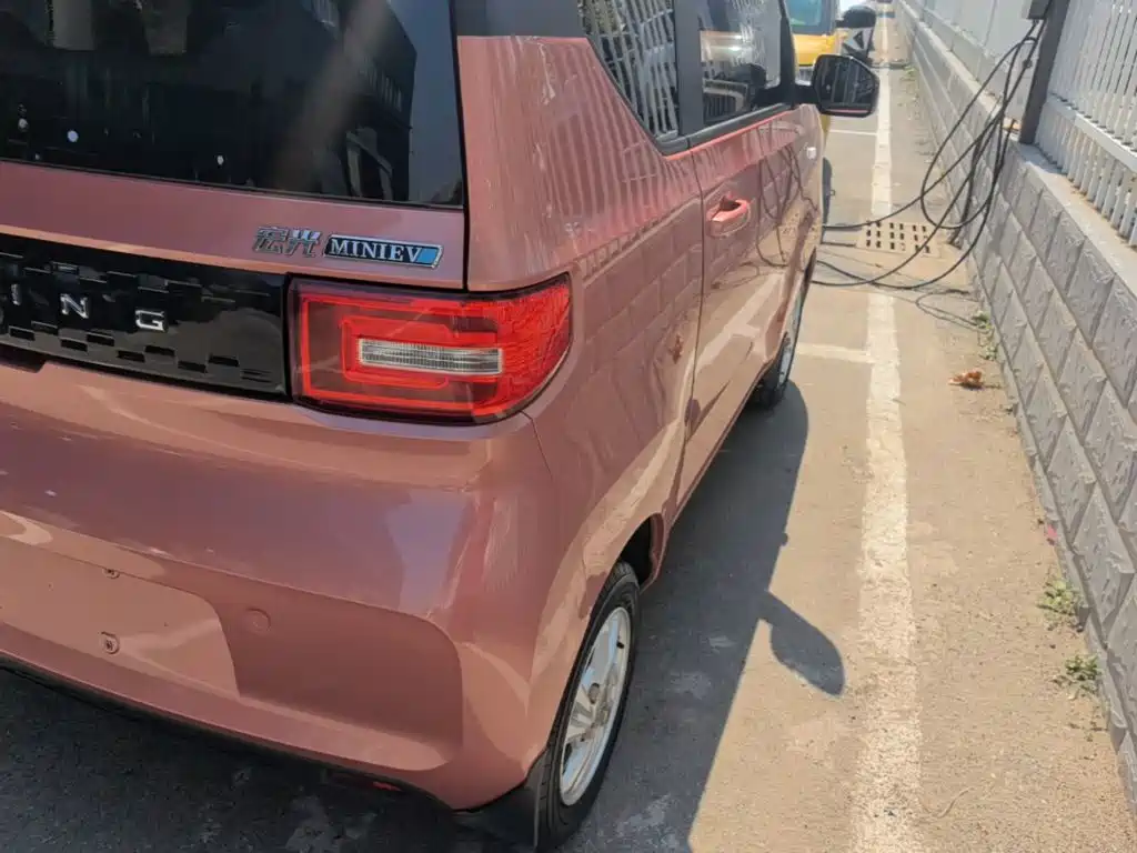 Wuling MINIEV — миниатюра 8