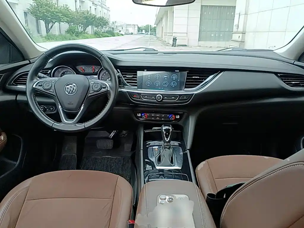 Buick Regal — миниатюра 10
