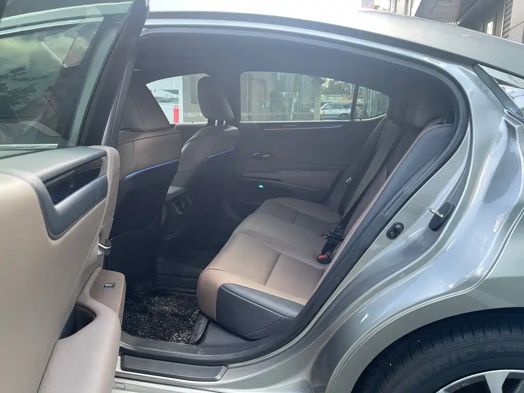 Lexus ES 2025 200 Premium