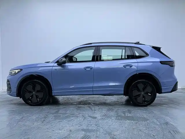 Volkswagen Tiguan L — миниатюра 4