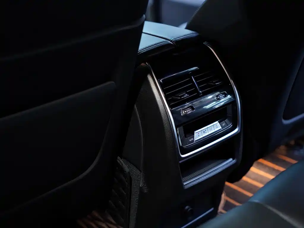 BMW X5 M — миниатюра 16