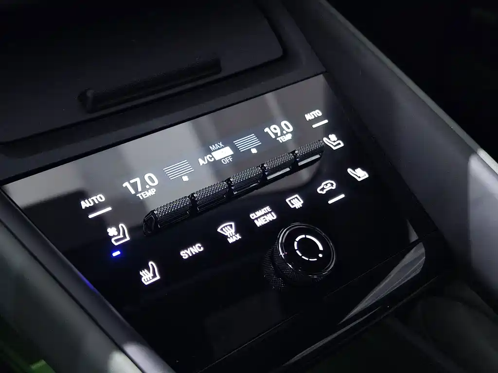 Porsche Macan EV — миниатюра 15