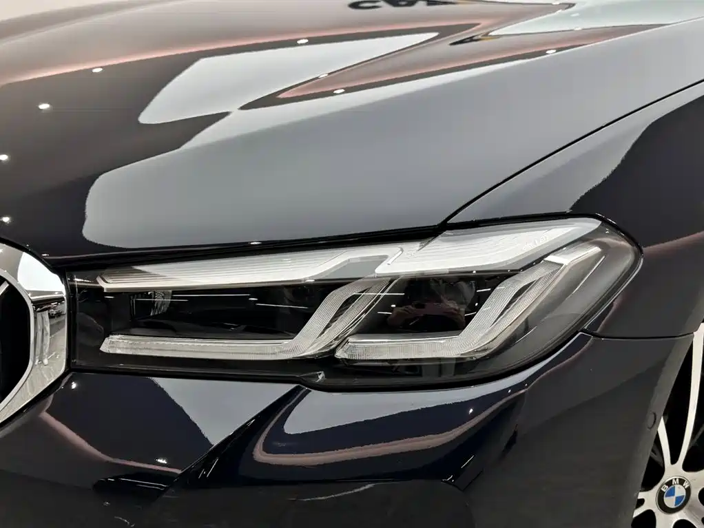 BMW 5 Series — миниатюра 17