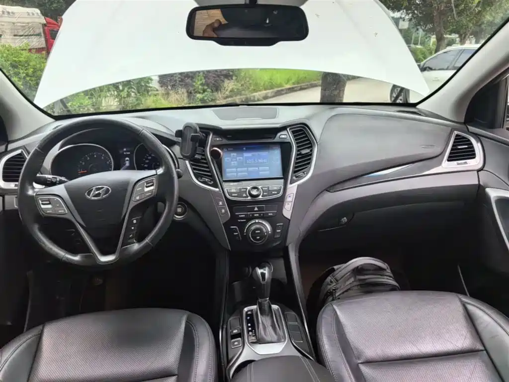 Hyundai Santa Fe 2015 2.0T AT 5 мест