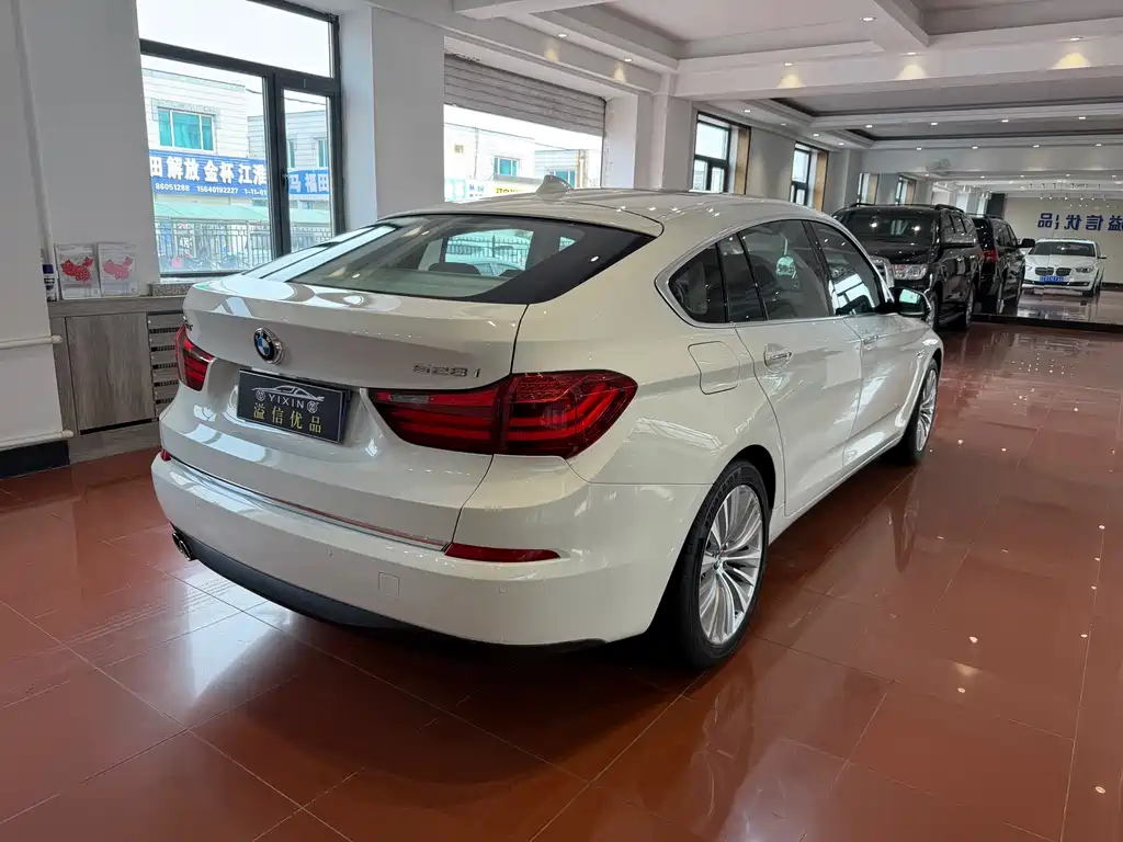 BMW 5 Series GT — миниатюра 17