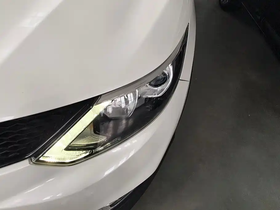 Nissan Qashqai — миниатюра 5