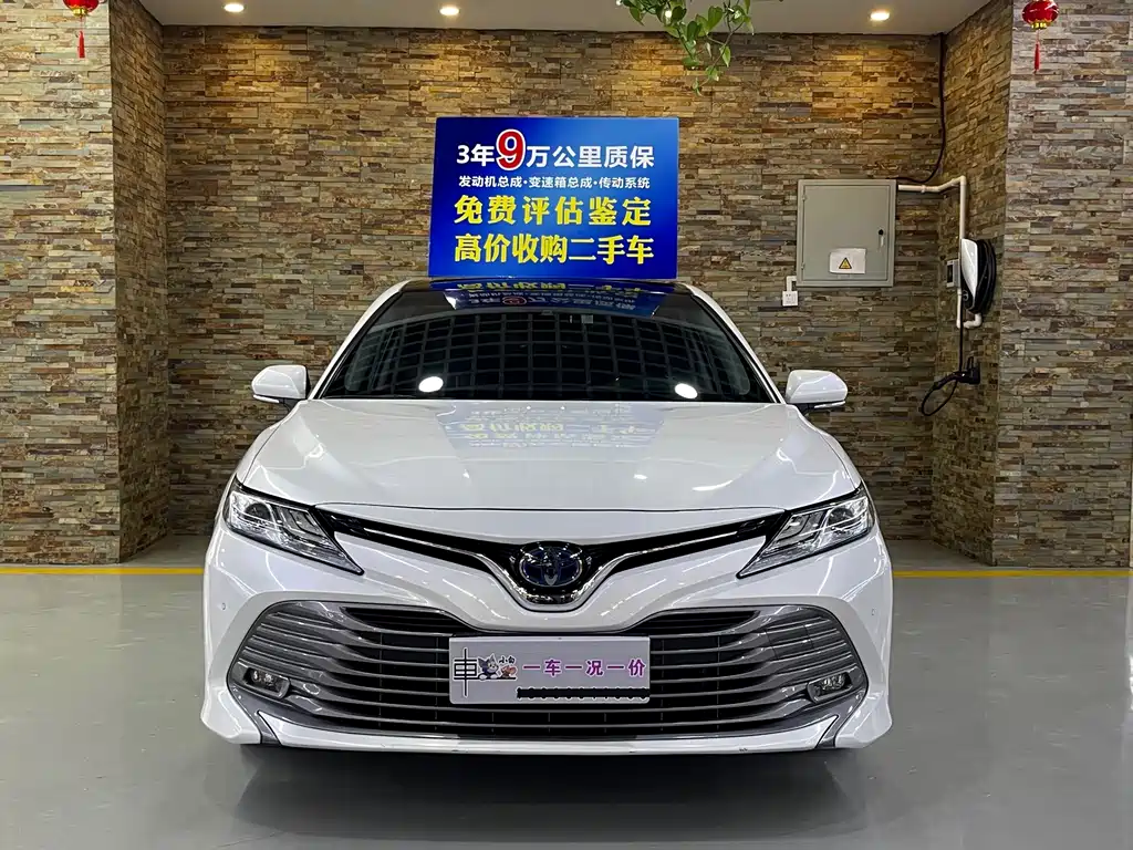 Toyota Camry — миниатюра 2