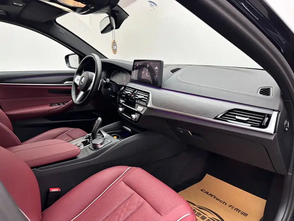 BMW 5 Series — миниатюра 11