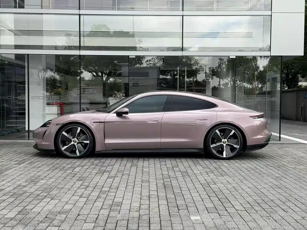 Porsche Taycan — миниатюра 2