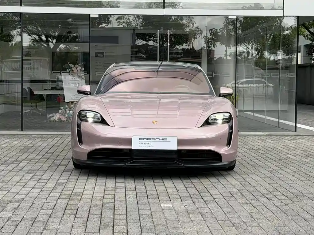 Porsche Taycan — миниатюра 5