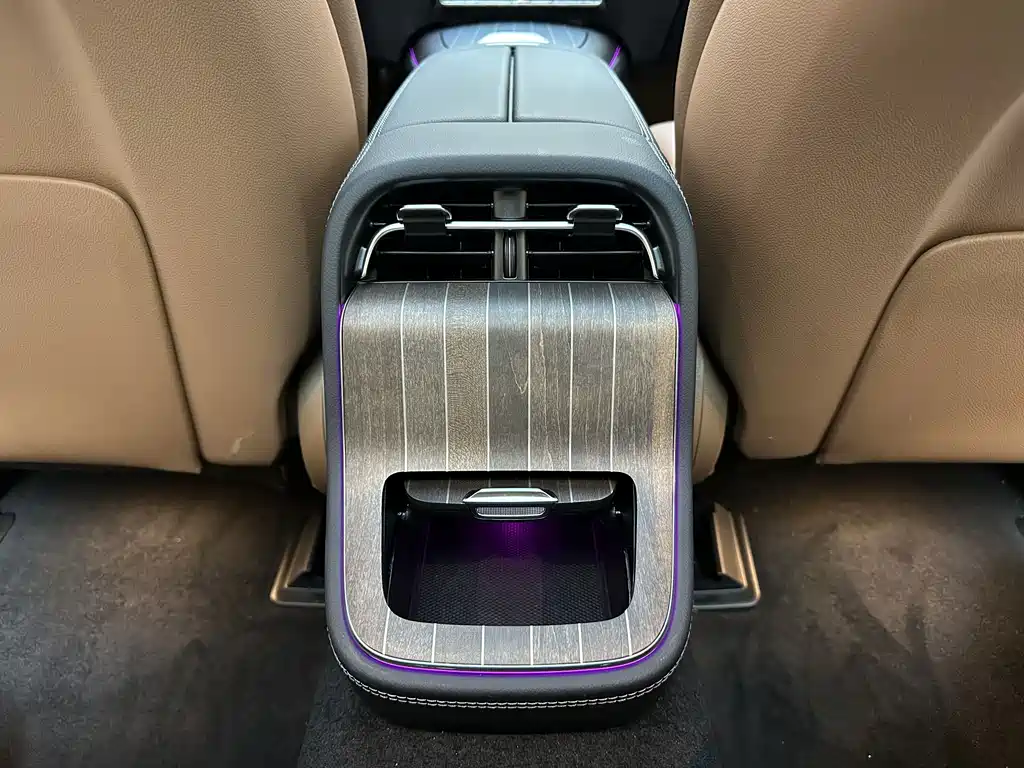 Mercedes-Benz E-Class — миниатюра 18