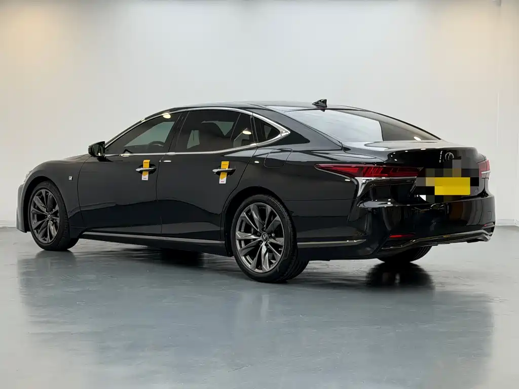 Lexus LS 2018 500h F SPORT V