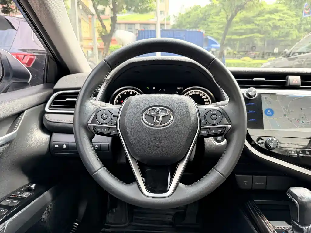 Toyota Camry — миниатюра 10