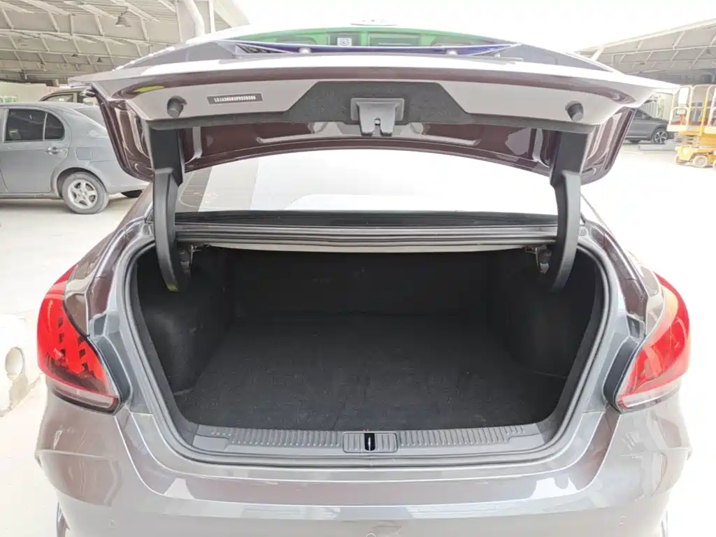 MG MG5 — миниатюра 15