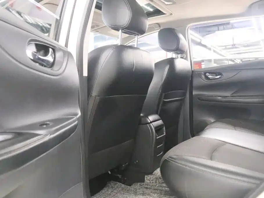 Nissan Tiida — миниатюра 14