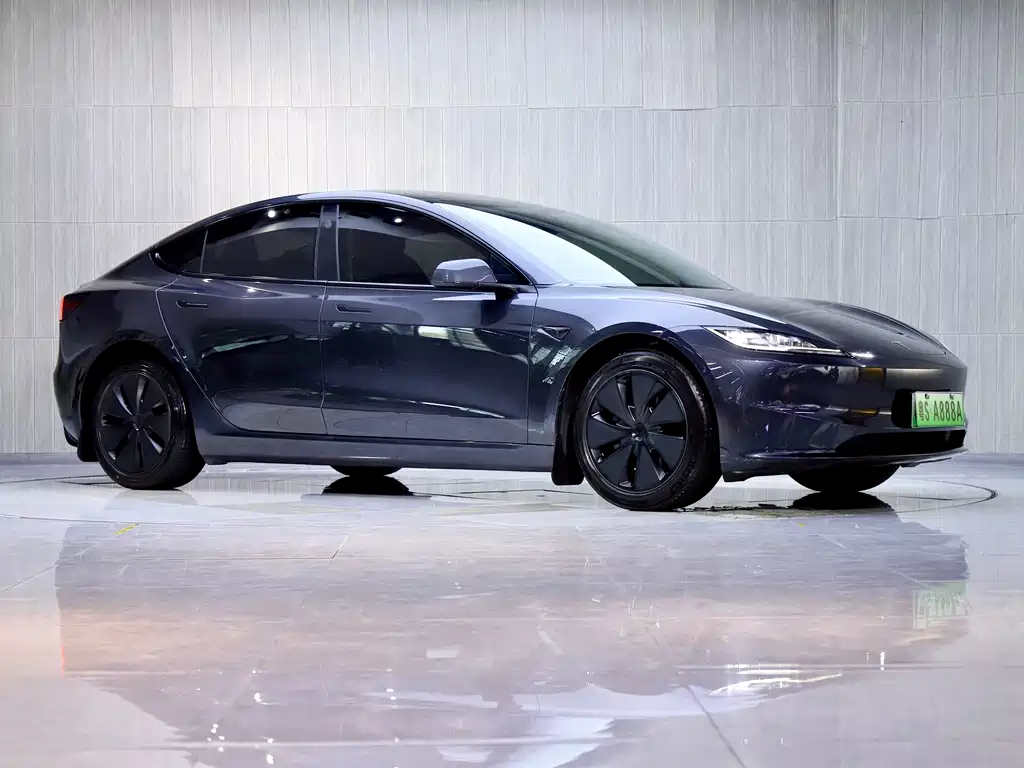Tesla Model 3 — миниатюра 3