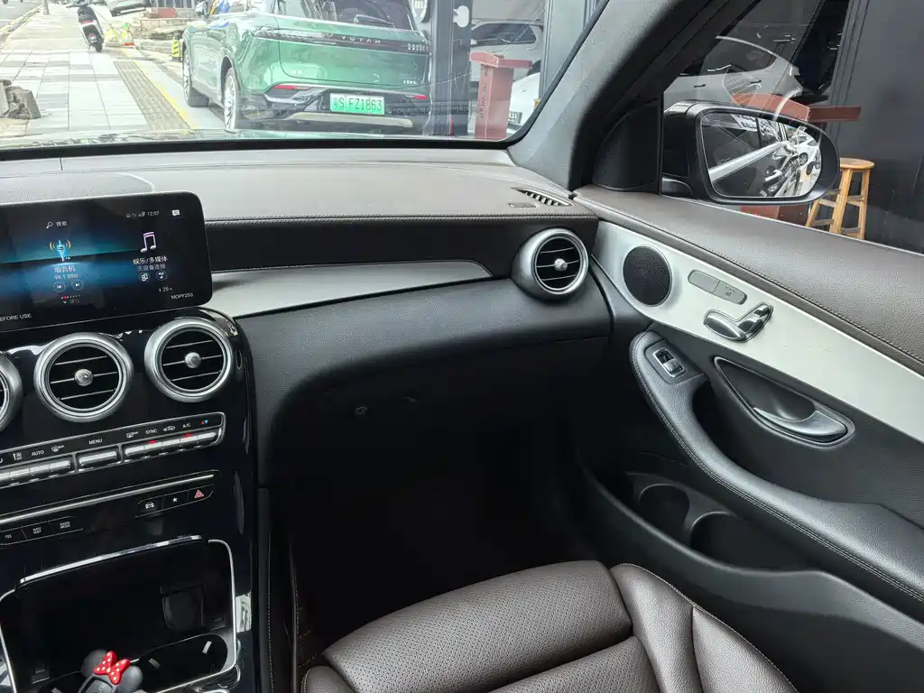Mercedes-Benz GLC — миниатюра 16
