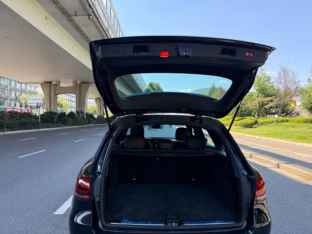Mercedes-Benz GLC — миниатюра 12
