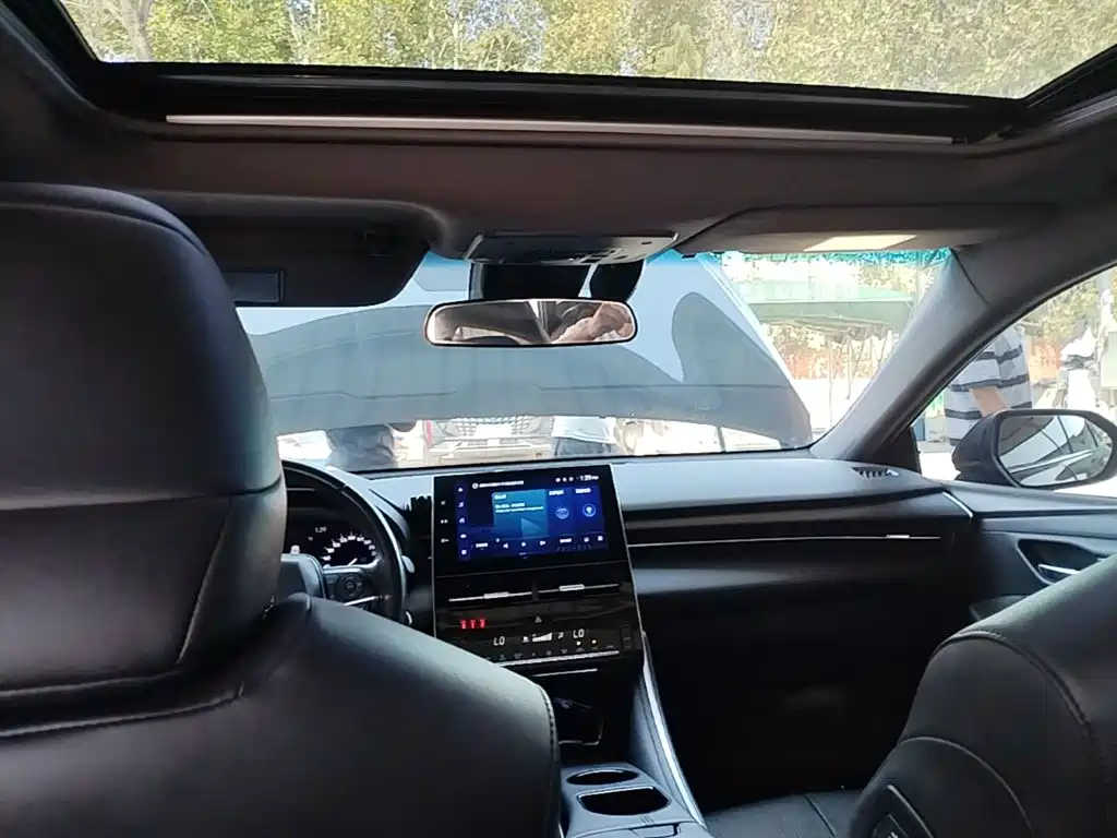 Toyota Avalon — миниатюра 18