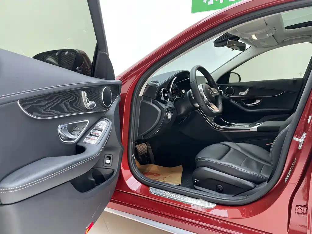 Mercedes-Benz C-Class — миниатюра 15