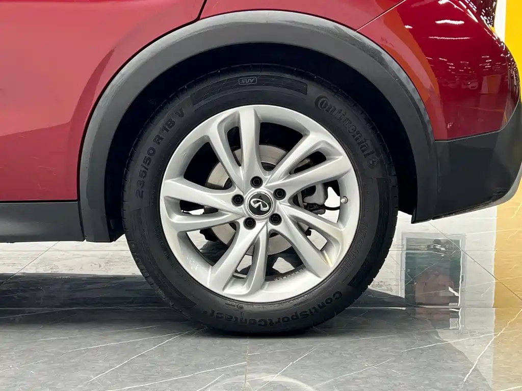Infiniti QX30 — миниатюра 21