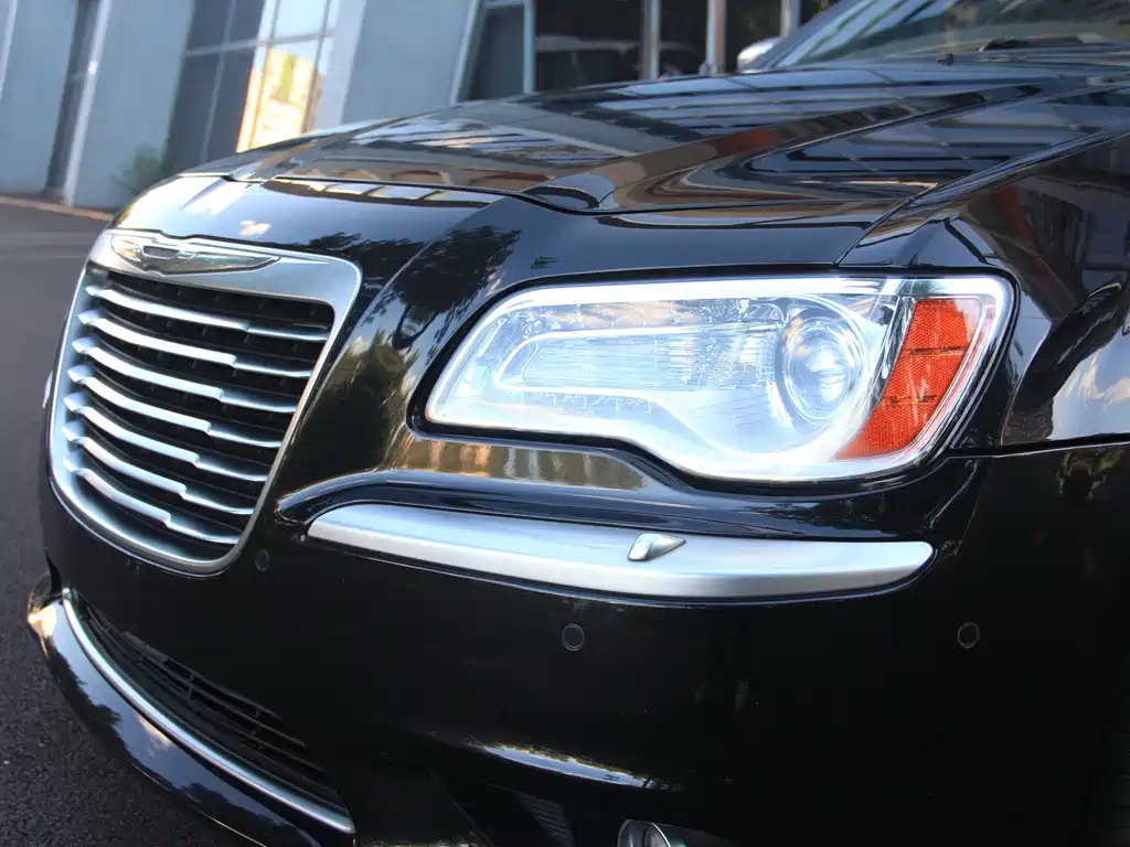 Chrysler 300C — миниатюра 10