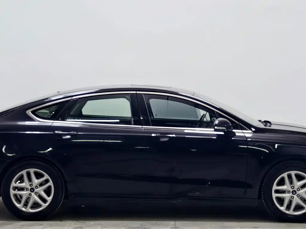 Ford Mondeo — миниатюра 8