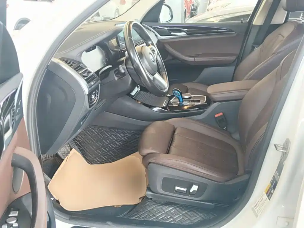 BMW iX3 — миниатюра 15