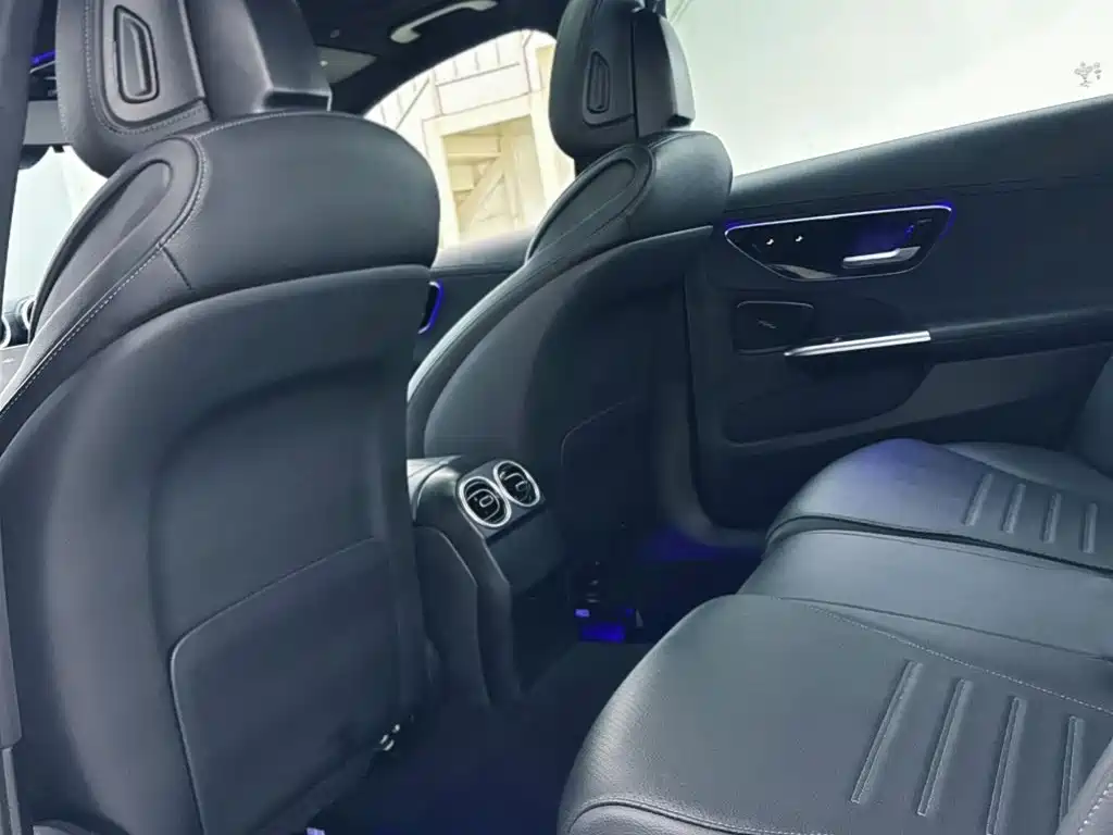 Mercedes-Benz C-Class — миниатюра 15