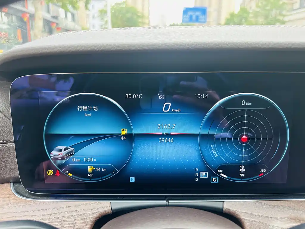 Mercedes-Benz E-Class — миниатюра 9
