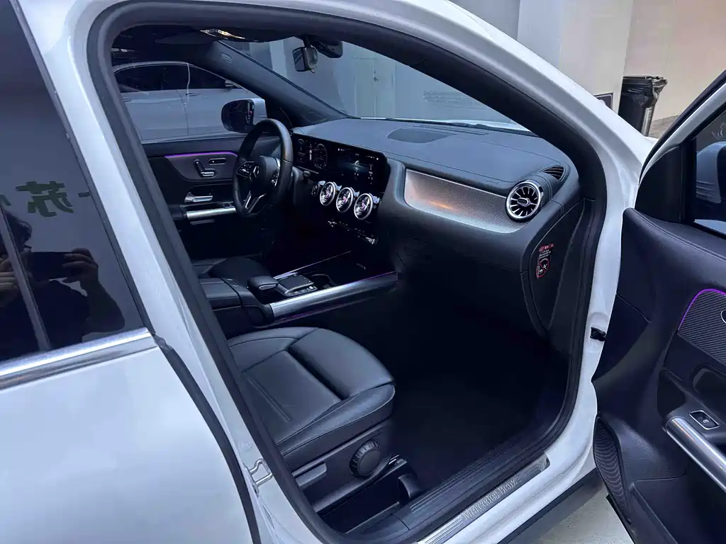 Mercedes-Benz GLA — миниатюра 10