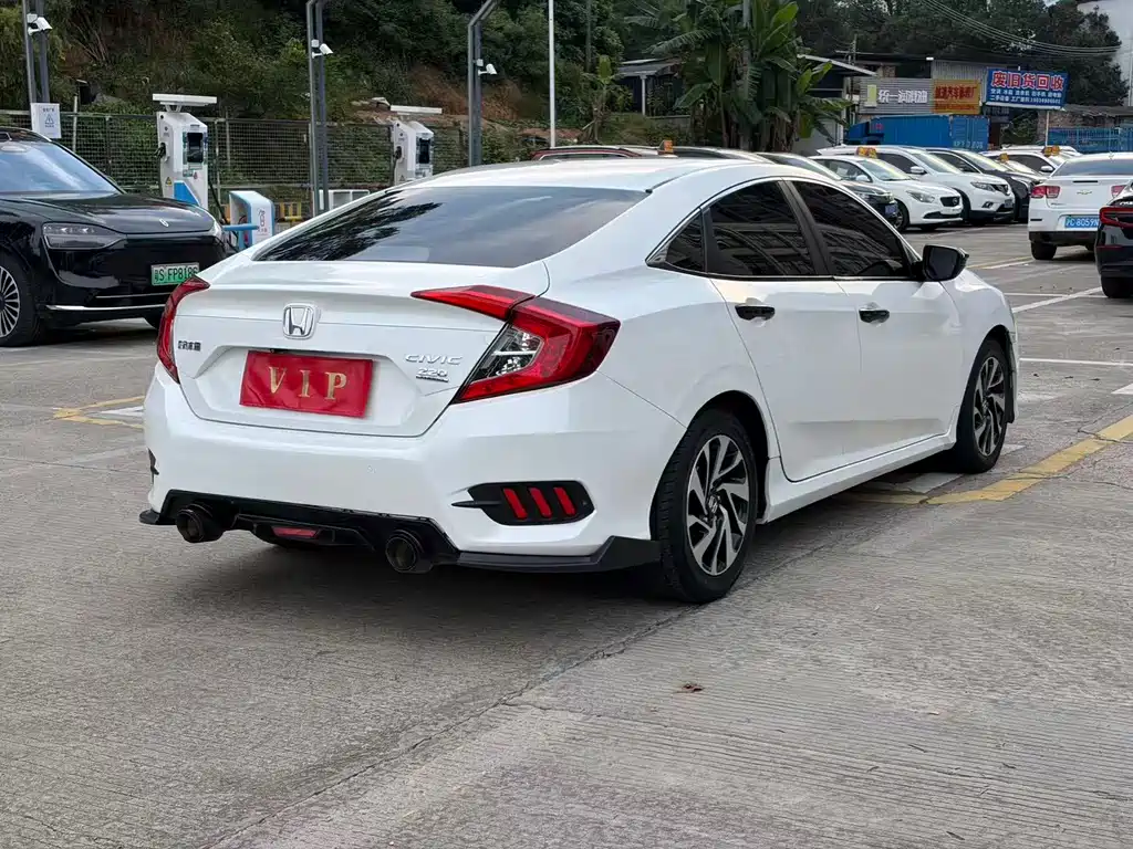 Honda Civic — миниатюра 7